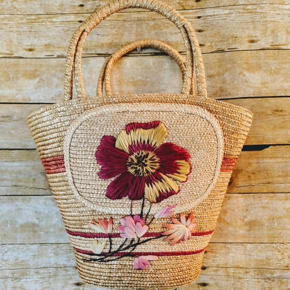 Handbags - 🥳4/$20 Tote | Straw Bucket Bag with Embroidery